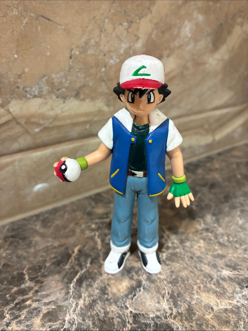 Vintage 1998 Pokémon Tomy figurine